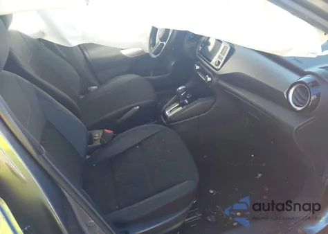 2020 Nissan Kicks Sv Xtronic Cvt from USA, damaged, VIN 3N1CP5CV2LL490979